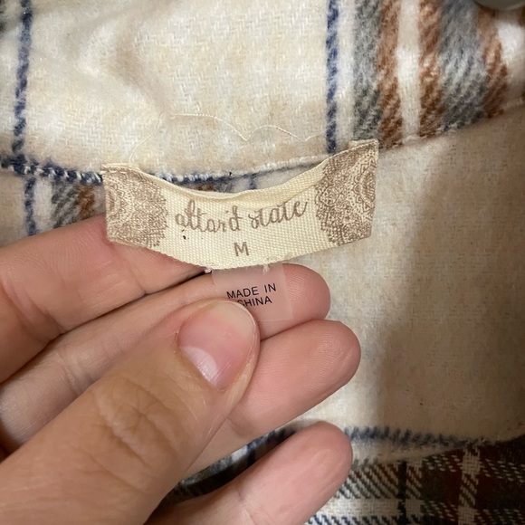ALTARD STATE-100 % cotton,cropped with fringe bottom plaid shacked - Picture 2 of 3